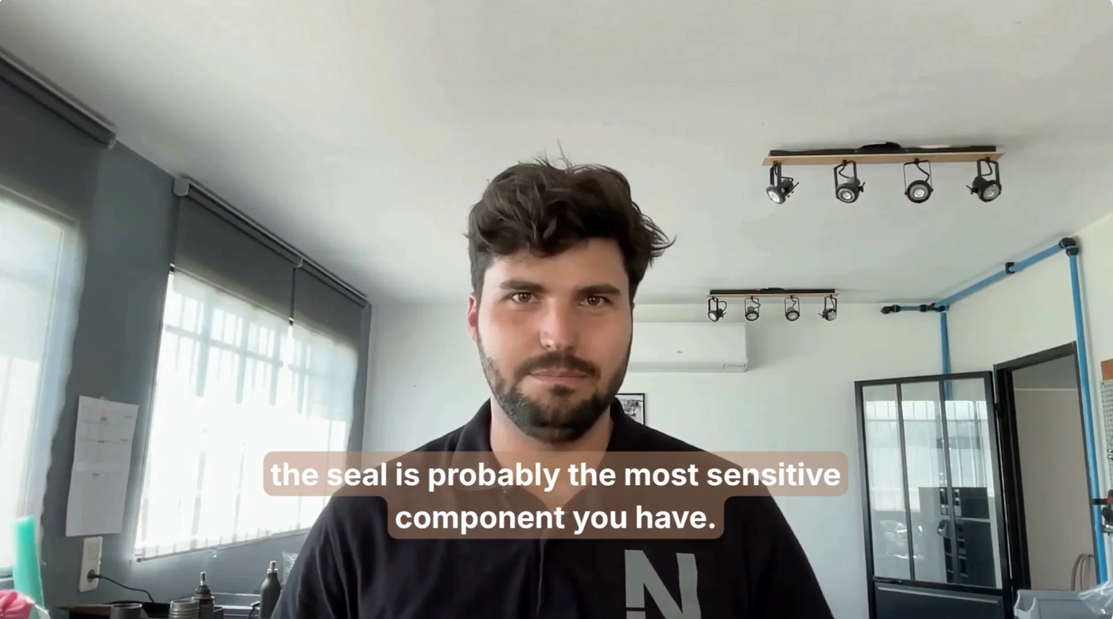 Sebastian Hänssler explaining the sealing system engineered for Nimbus suspensions
